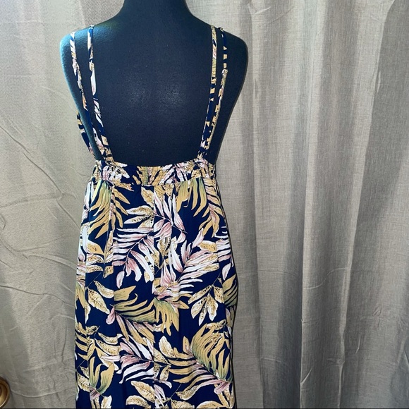 Tropical Maxi Dress - Picture 7 of 8